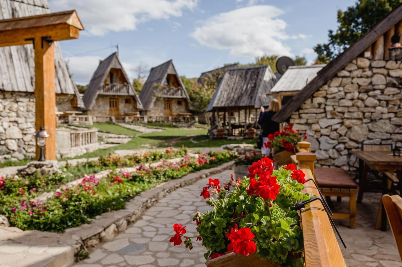 Eco Village Nevidio Poscenje Exteriér fotografie