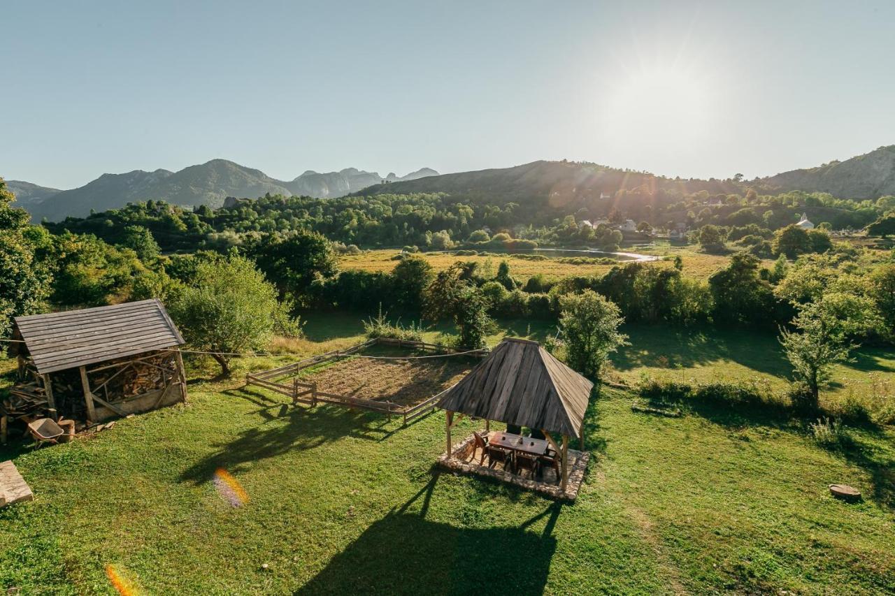 Eco Village Nevidio Poscenje Exteriér fotografie